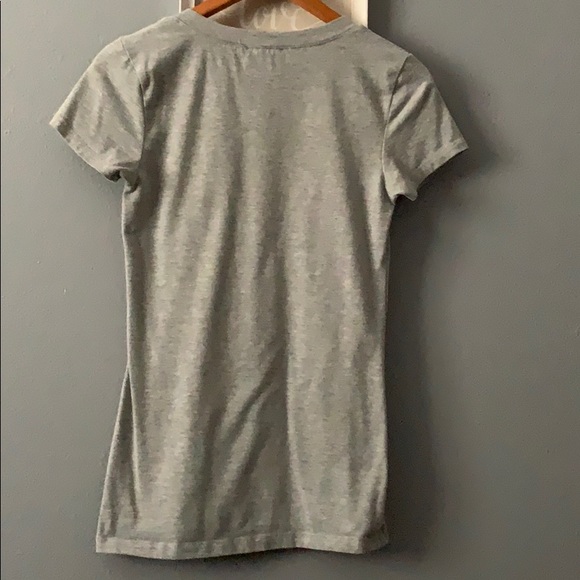 Dry goods light grey v neck tee - Picture 3 of 4